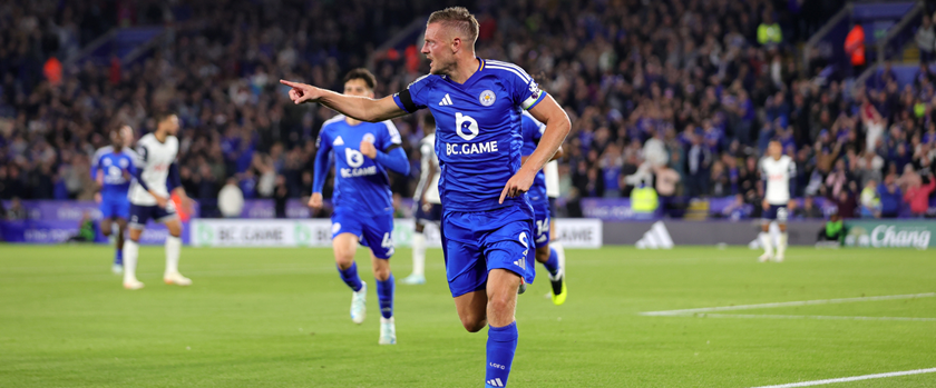 Vardy scores agains Tottenham with BC.Game ad shirt